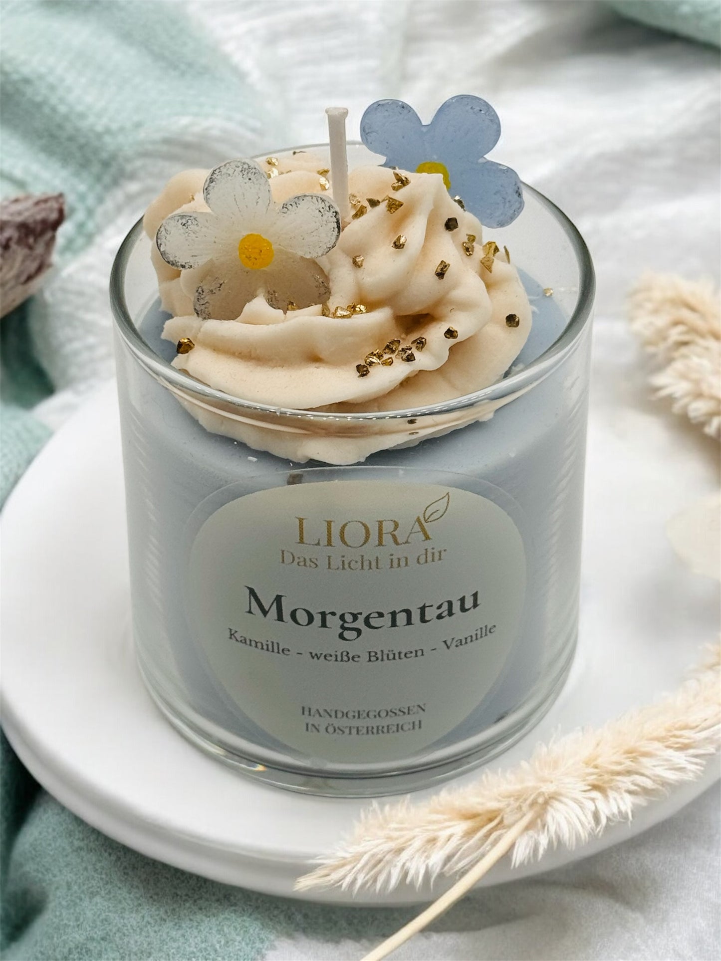 Morgentau – handgegossene Duftkerze mit Sahnehaube
